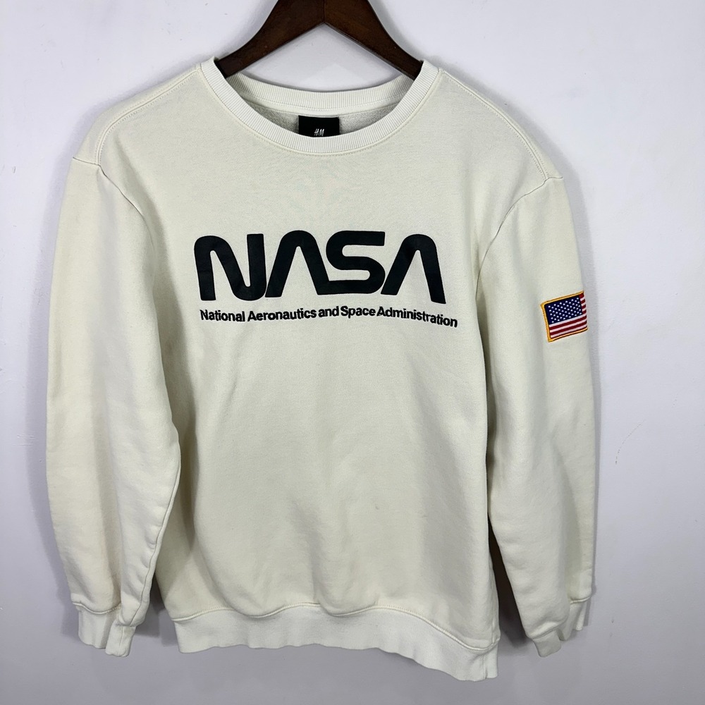 H&M NASA Sweatshirt Mens Small Cream Logo Crewneck Space Streetwear Pullover